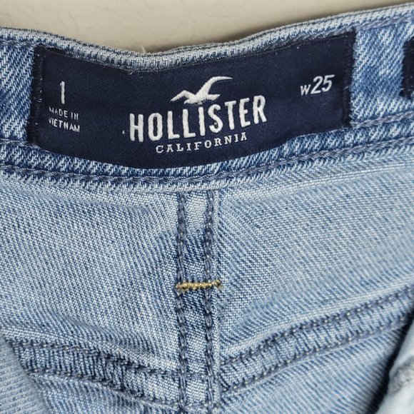 PICK 3 FOR $20 Hollister Ultra High-Rise Mom Short Button Fly Light Wash Size 1 - Picture 2 of 8